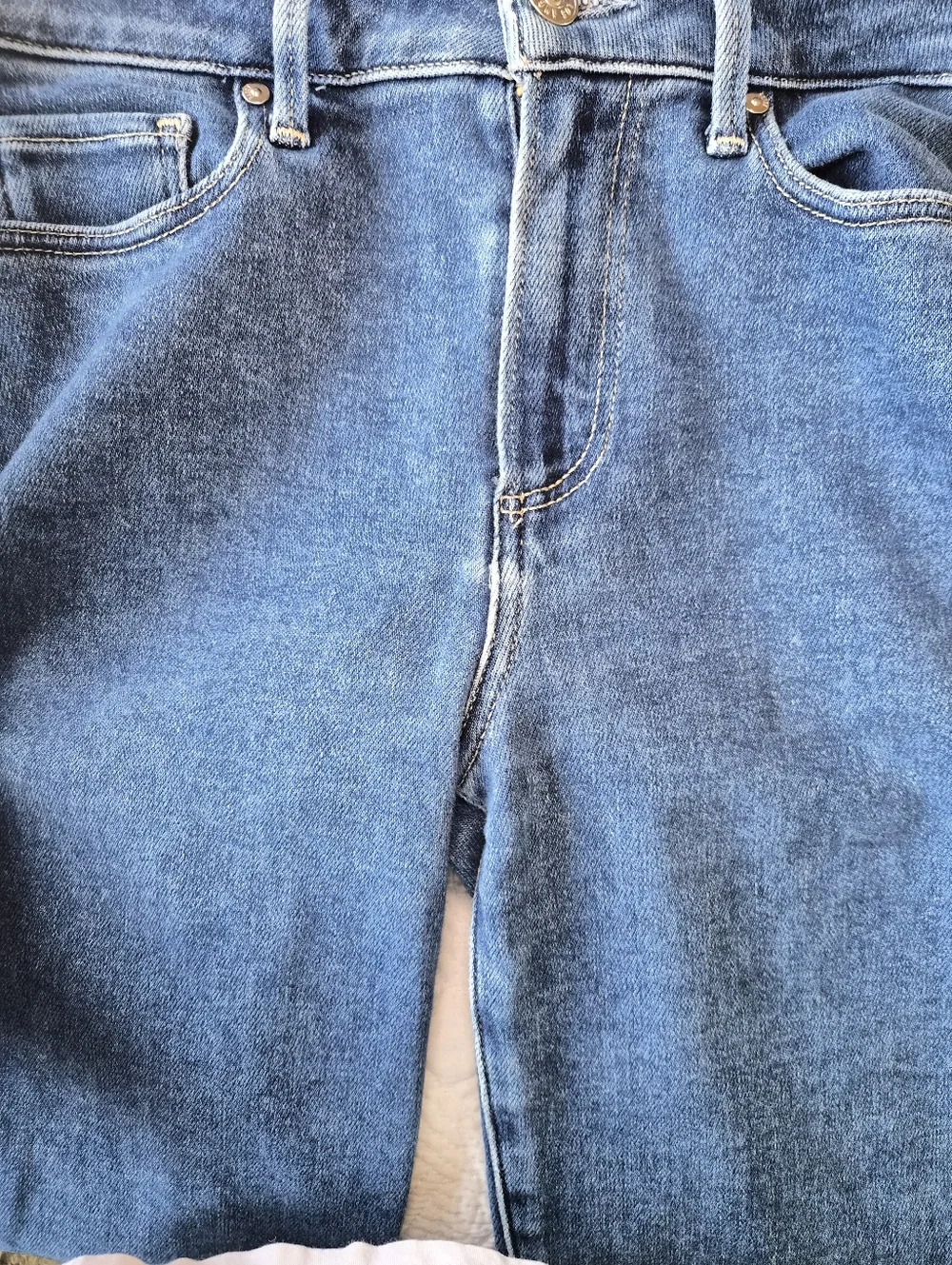 EUC PAIGE Cindy Crop in Imperial Tuned Hem 25